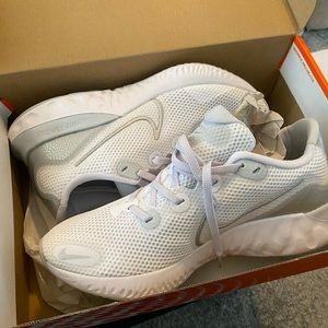 Nike Renew Running sneakers